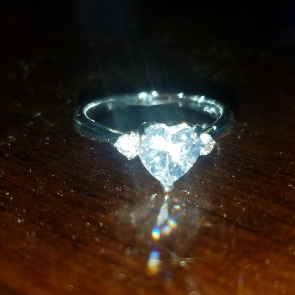 Silver ring - Picture 7 of 7